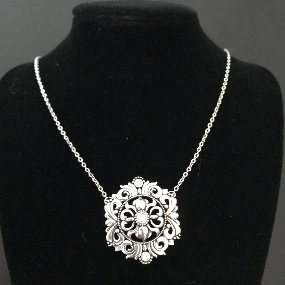 Sidlee Jewelry Jewelry - ❌sold out ❌Handmade Silver & Crystal Necklace